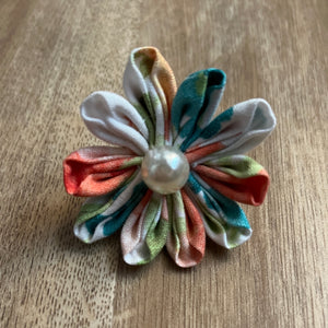 Upcycled Fabric Collar Flowers - The Woof Warehouse