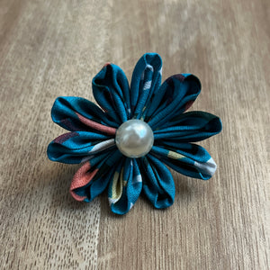 Upcycled Fabric Collar Flowers - The Woof Warehouse